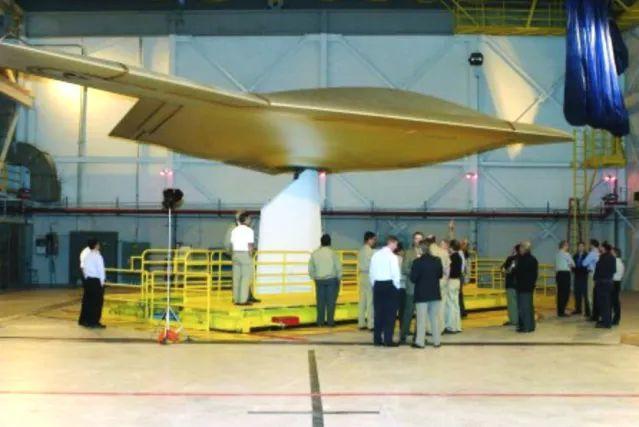 轟-20首飛成功，世界震驚的航空里程碑事件，轟-20首飛成功，航空里程碑事件震撼全球