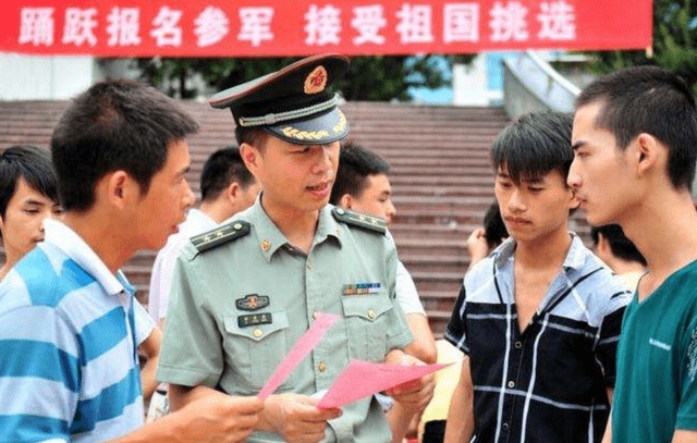 女孩當(dāng)兵需要什么條件，女孩當(dāng)兵的條件與要求，全面解讀女性入伍資格