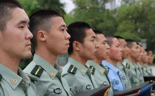 女生讀軍校意味著什么，挑戰(zhàn)與機(jī)遇并存，女生讀軍校，挑戰(zhàn)與機(jī)遇并存的意義解析