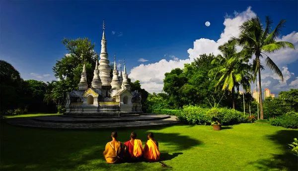 西雙版納傣族自治州的獨特魅力與旅游指南，西雙版納傣族自治州的獨特風(fēng)情與旅游指南