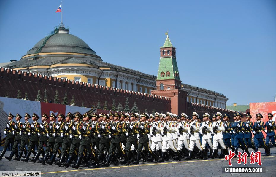 俄羅斯紅場閱兵中的中國儀仗隊(duì)，展現(xiàn)兩國深厚友誼與軍事實(shí)力，俄羅斯紅場閱兵中的中國儀仗隊(duì)，見證中俄深厚友誼與軍事實(shí)力的盛大時(shí)刻