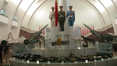 軍事博物館，探索歷史的軍事記憶之地（Military Museums: Exploring the Military Memories of History in English），軍事博物館，探尋歷史的軍事記憶之旅