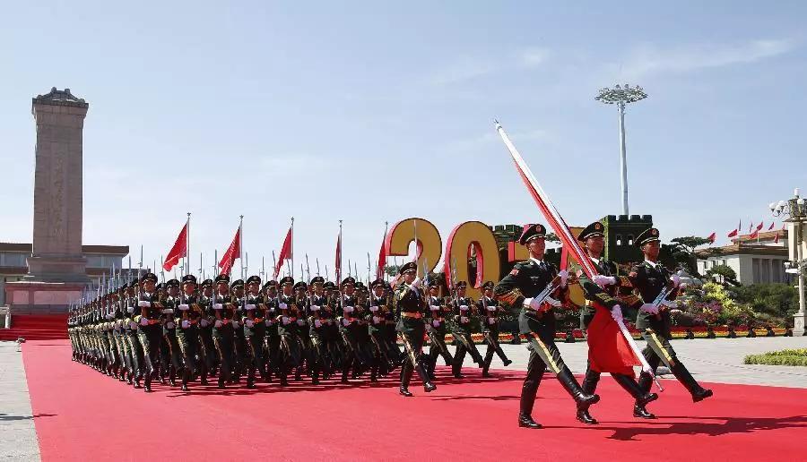 大閱兵2019完整版，慶祝中華人民共和國成立七十周年盛況回顧，慶祝中華人民共和國成立七十周年大閱兵回顧，盛況空前，榮耀時刻