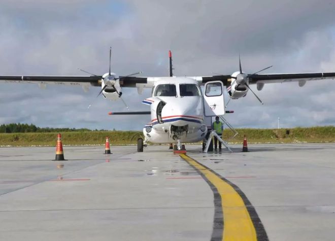運-12F飛機價格及其相關(guān)因素解析，運-12F飛機價格解析，影響因素探討